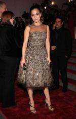 Алиси Брага: 256x400 / 23 Кб