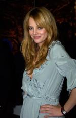 Бижу Филлипс: 260x400 / 21 Кб