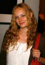 Бижу Филлипс: 274x400 / 26 Кб