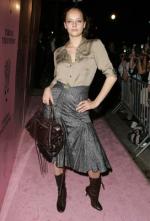 Бижу Филлипс: 272x400 / 26 Кб