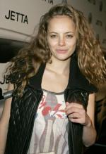 Бижу Филлипс: 275x400 / 27 Кб