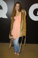 Бижу Филлипс: 267x400 / 21 Кб