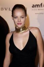 Бижу Филлипс: 261x400 / 15 Кб