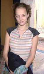 Бижу Филлипс: 240x400 / 20 Кб