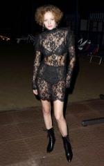 Бижу Филлипс: 250x400 / 18 Кб