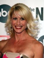 Kirstin Pierce: 330x434 / 27 Кб