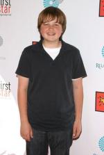 Энгус Т. Джонс: 270x400 / 16 Кб