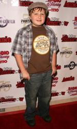 Энгус Т. Джонс: 239x400 / 28 Кб