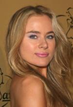 Paula LaBaredas: 349x509 / 30 Кб