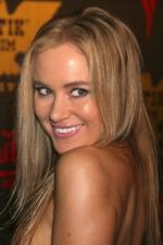 Paula LaBaredas: 240x360 / 18 Кб