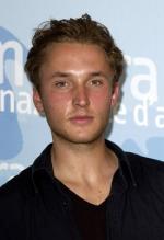 Джошуа Клоуз: 275x400 / 19 Кб