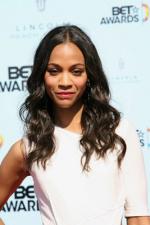 Зои Салдана: 267x400 / 21 Кб