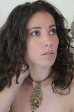 Jossara Jinaro: 400x600 / 39 Кб