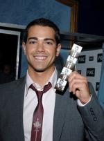 Джесси Меткалф: 295x400 / 26 Кб