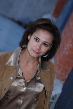 Irene Santiago: 335x500 / 24 Кб