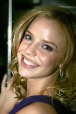 Келли Гарнер: 267x400 / 26 Кб