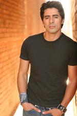 Ricardo Mamood-Vega: 1361x2048 / 302 Кб