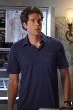 Закари Ливай: 400x600 / 33 Кб