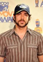 Закари Ливай: 279x400 / 31 Кб