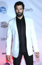 Бенджамин Эйрс: 387x594 / 38 Кб