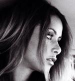 Yvonne Maria Schäfer: 1368x1461 / 611 Кб