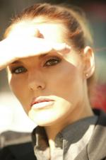 Katherine Norland: 1363x2048 / 263 Кб