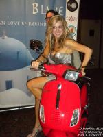 Deirdre Lorenz: 1536x2048 / 445 Кб