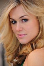 Deirdre Lorenz: 1360x2048 / 326 Кб