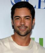 Дэниэл Пино: 338x400 / 21 Кб