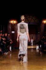 Маджейна Това: 432x648 / 44 Кб