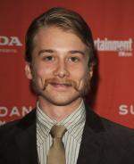 Лу Тэйлор Пуччи: 327x400 / 22 Кб