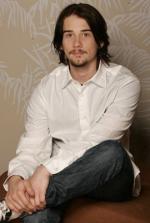 Лу Тэйлор Пуччи: 270x400 / 22 Кб