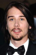 Лу Тэйлор Пуччи: 265x400 / 21 Кб