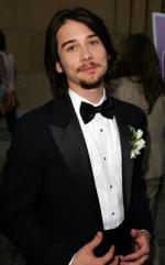 Лу Тэйлор Пуччи: 249x400 / 17 Кб