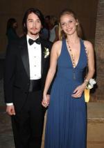 Лу Тэйлор Пуччи: 284x400 / 22 Кб