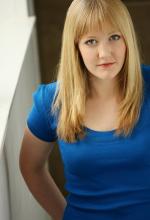 Megan McKinnon: 500x732 / 60 Кб