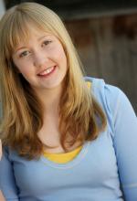 Megan McKinnon: 500x732 / 64 Кб