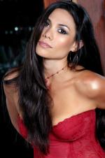 Michelle Jones: 1365x2048 / 463 Кб