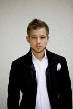 Макс Тириот: 287x430 / 18 Кб