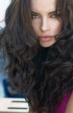 Claudia Salinas: 389x600 / 38 Кб