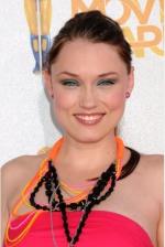 Клэр Грант: 336x500 / 37 Кб