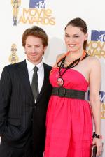 Клэр Грант: 400x600 / 51 Кб