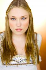 Клэр Грант: 1363x2048 / 291 Кб