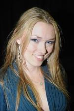 Клэр Грант: 266x400 / 24 Кб