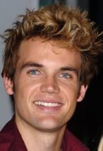 Тайлер Хилтон: 273x400 / 26 Кб
