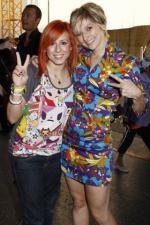 Julie 'Jules' Urich: 320x480 / 53 Кб