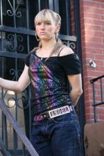 Julie 'Jules' Urich: 320x480 / 44 Кб