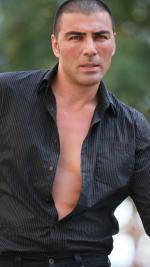 Emilio Roso: 405x720 / 55 Кб