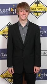 Девон Джирхарт: 1154x2048 / 418 Кб