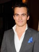 Руперт Френд: 303x400 / 20 Кб